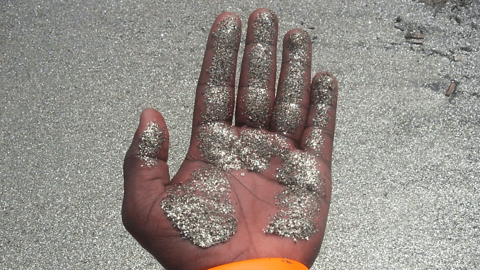 Spiaggia di Sabbia Dorata e Isola di Robinson